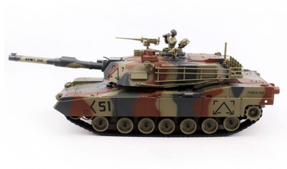 Танк на пульті 781-10 на радіоуправлінні, стріляє кульками