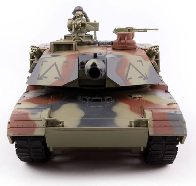 Танк на пульті 781-10 на радіоуправлінні, стріляє кульками